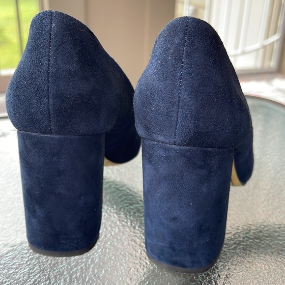 Suede block heeled Bella Vita pumps in EUC - Picture 3 of 9